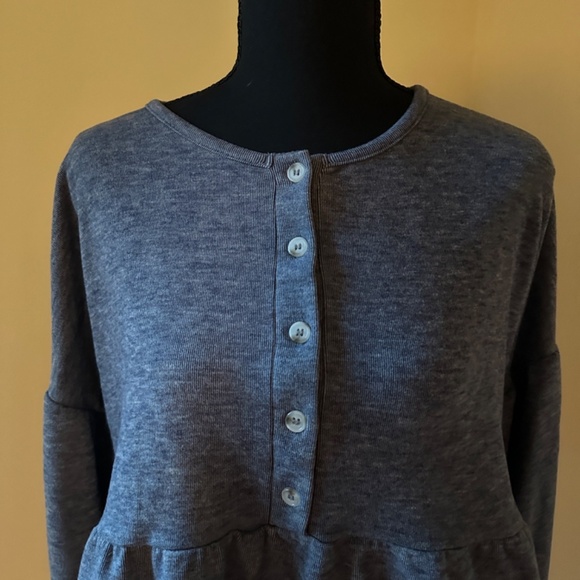 **URBAN ROMANTICS* Blue Long Sleeve Peplum Top Size Medium - Picture 2 of 7